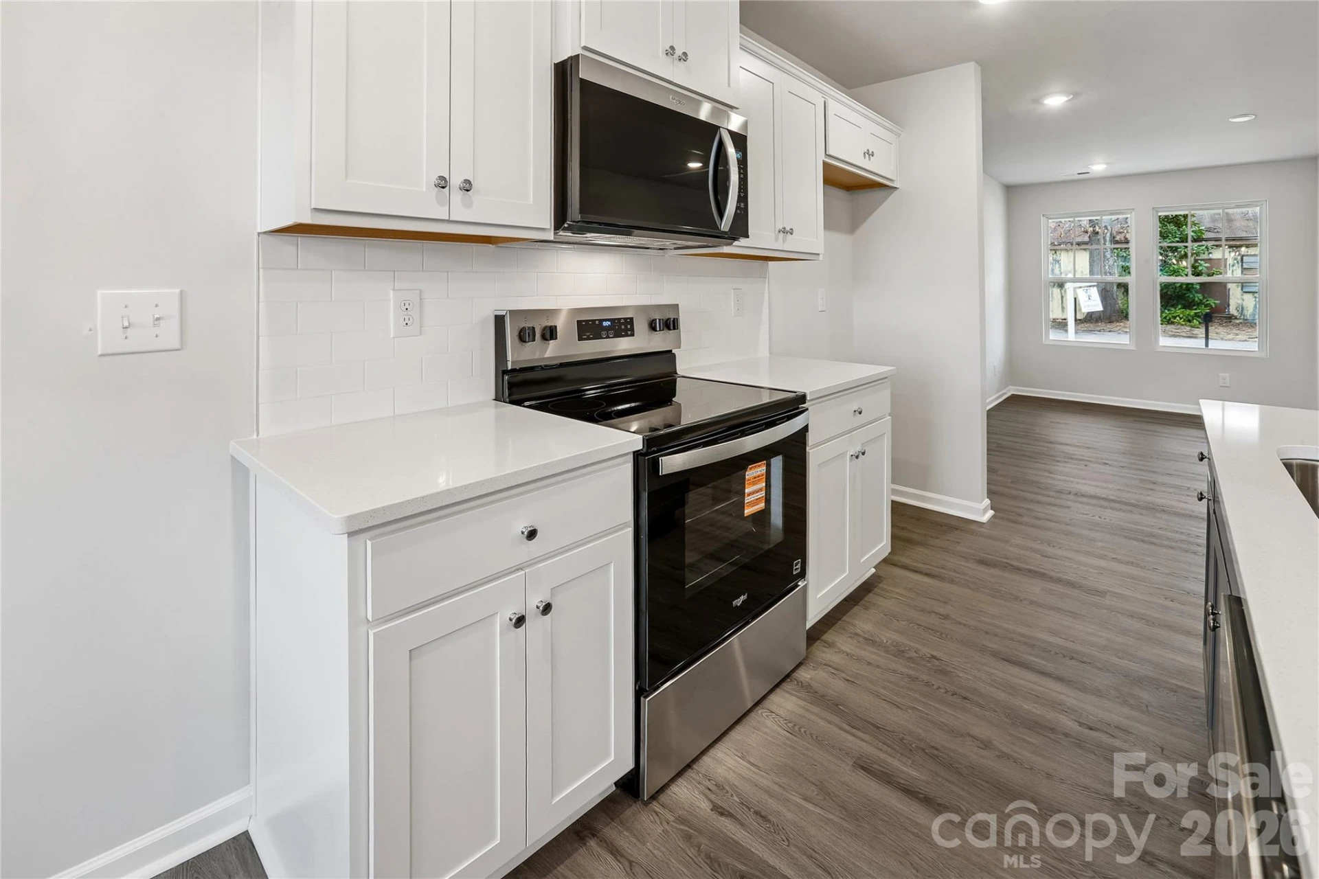 532 Bond Street - Photo 12