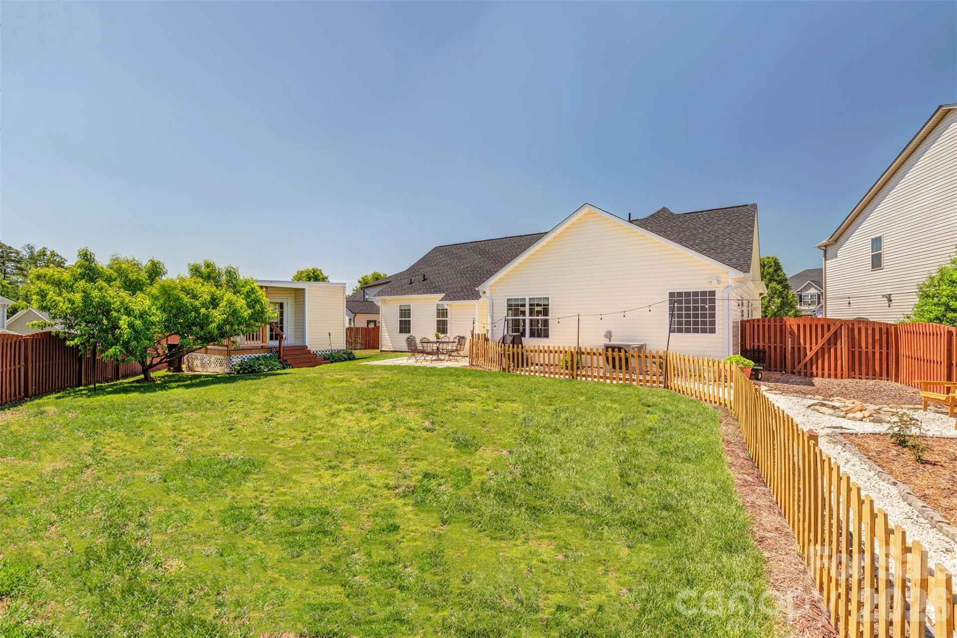 7 Breyerton Court - Photo 24