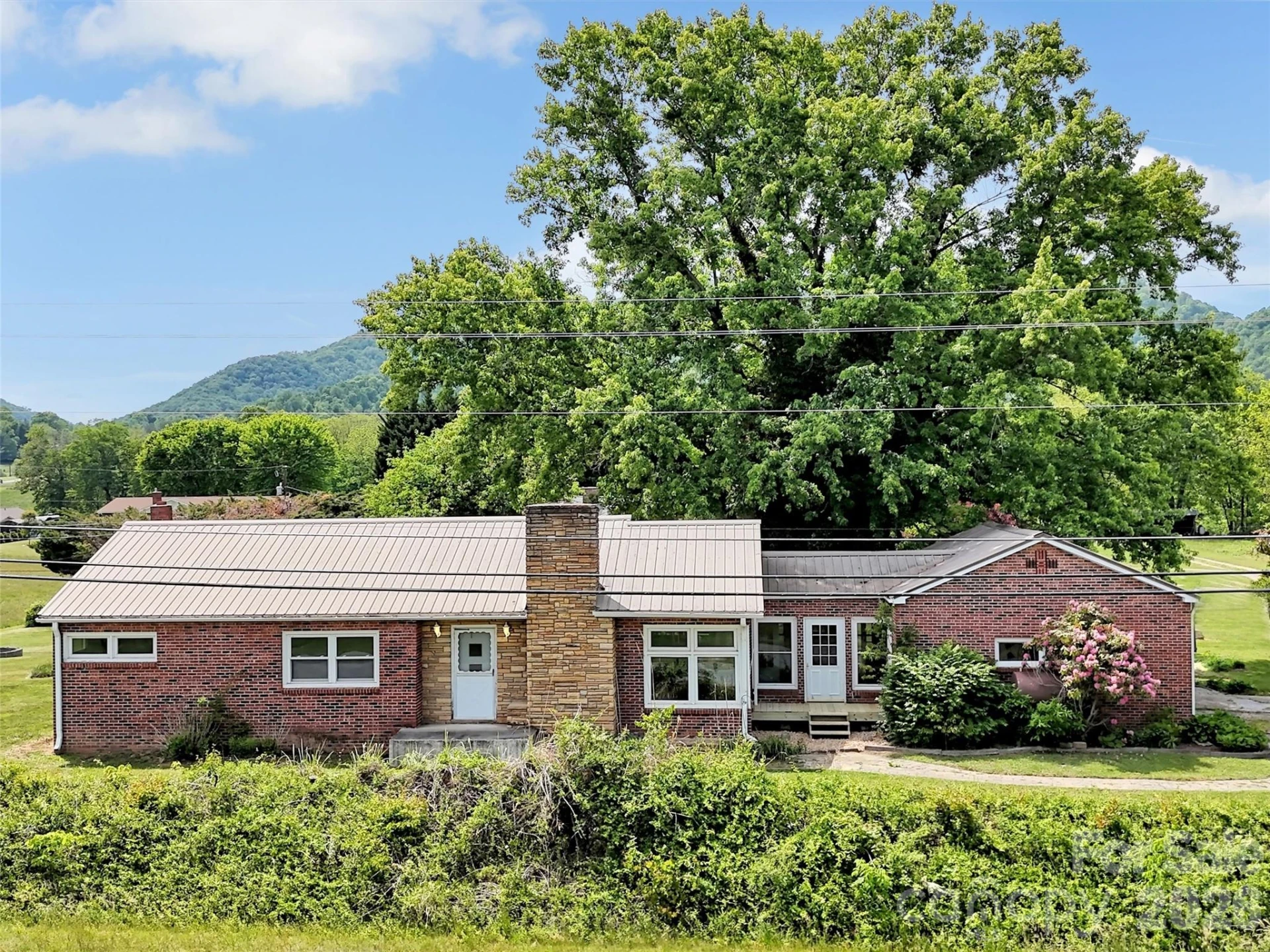 17 Hickory View Lane