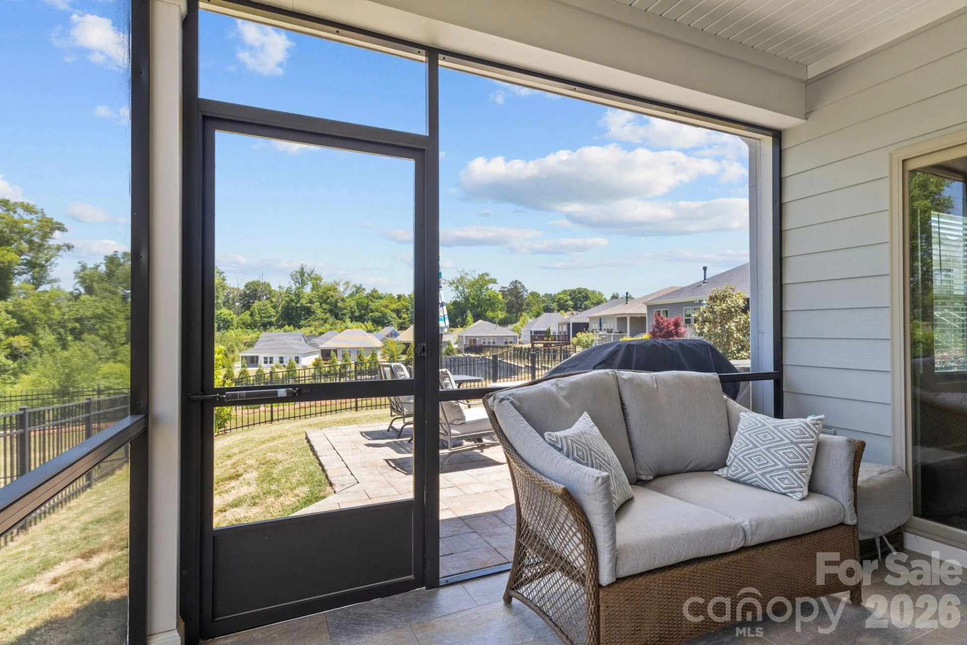2012 Hyacinth Court - Photo 32