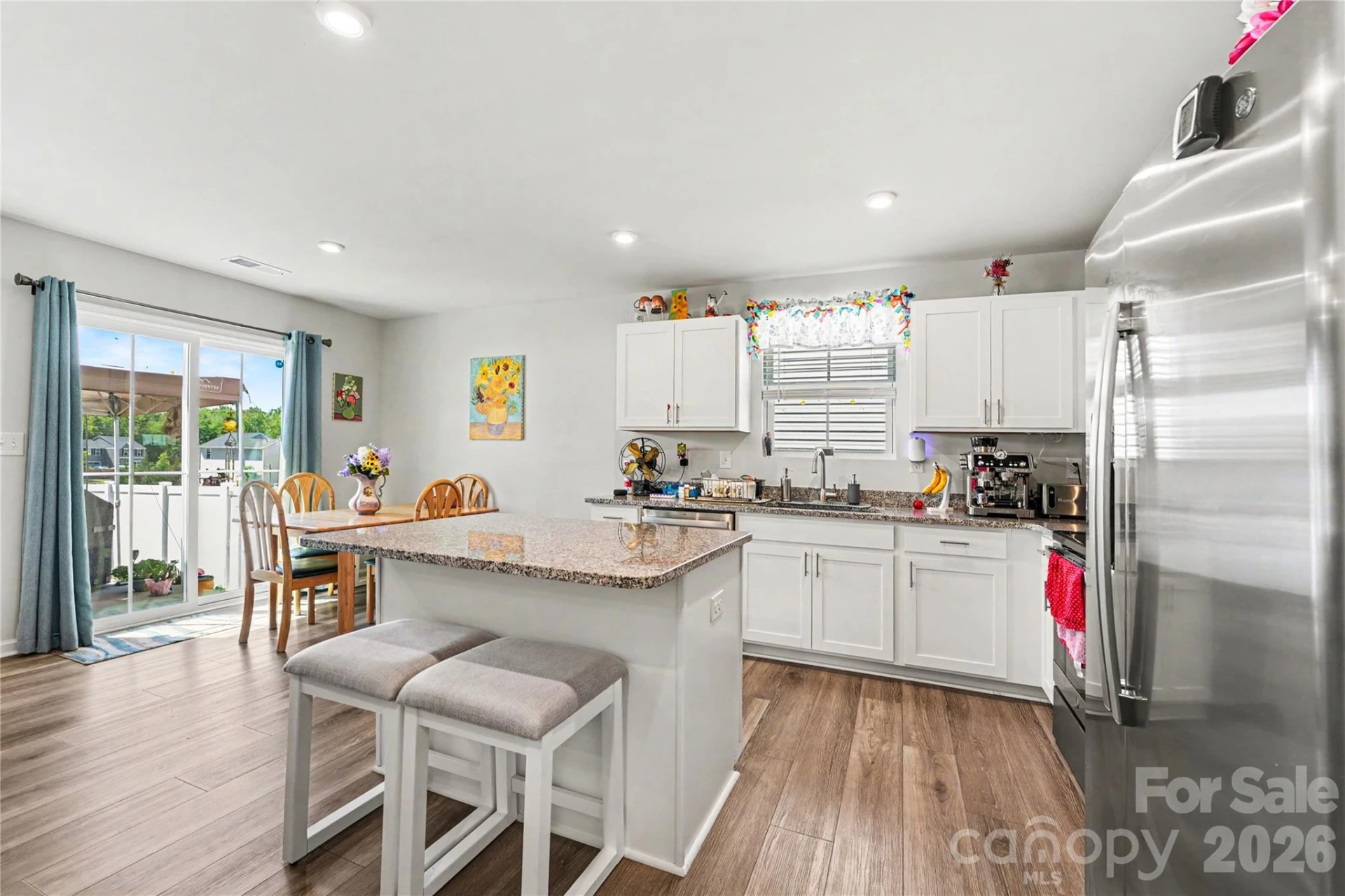 114 Weymouth Avenue - Photo 3