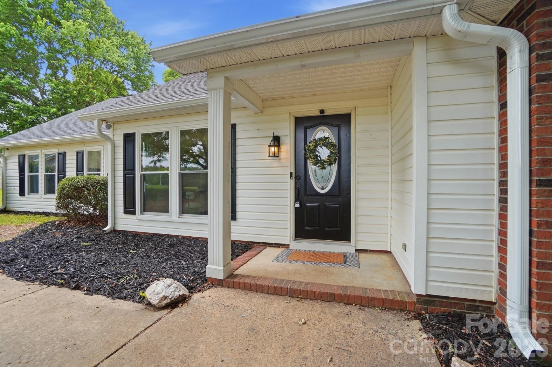1919 Gables Drive - Photo 2