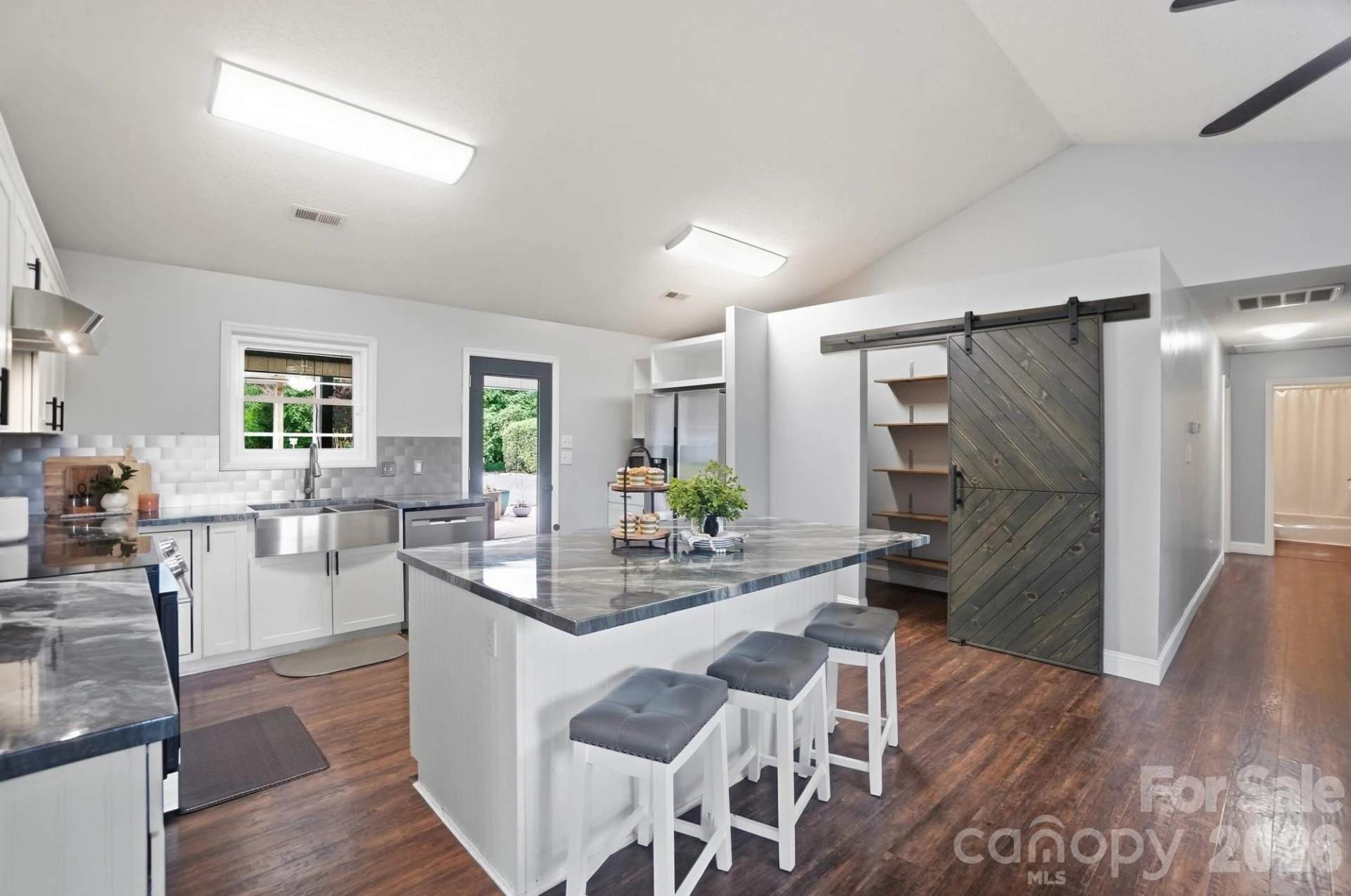 1919 Gables Drive - Photo 10
