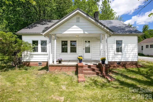 587 Old Hendersonville Highway