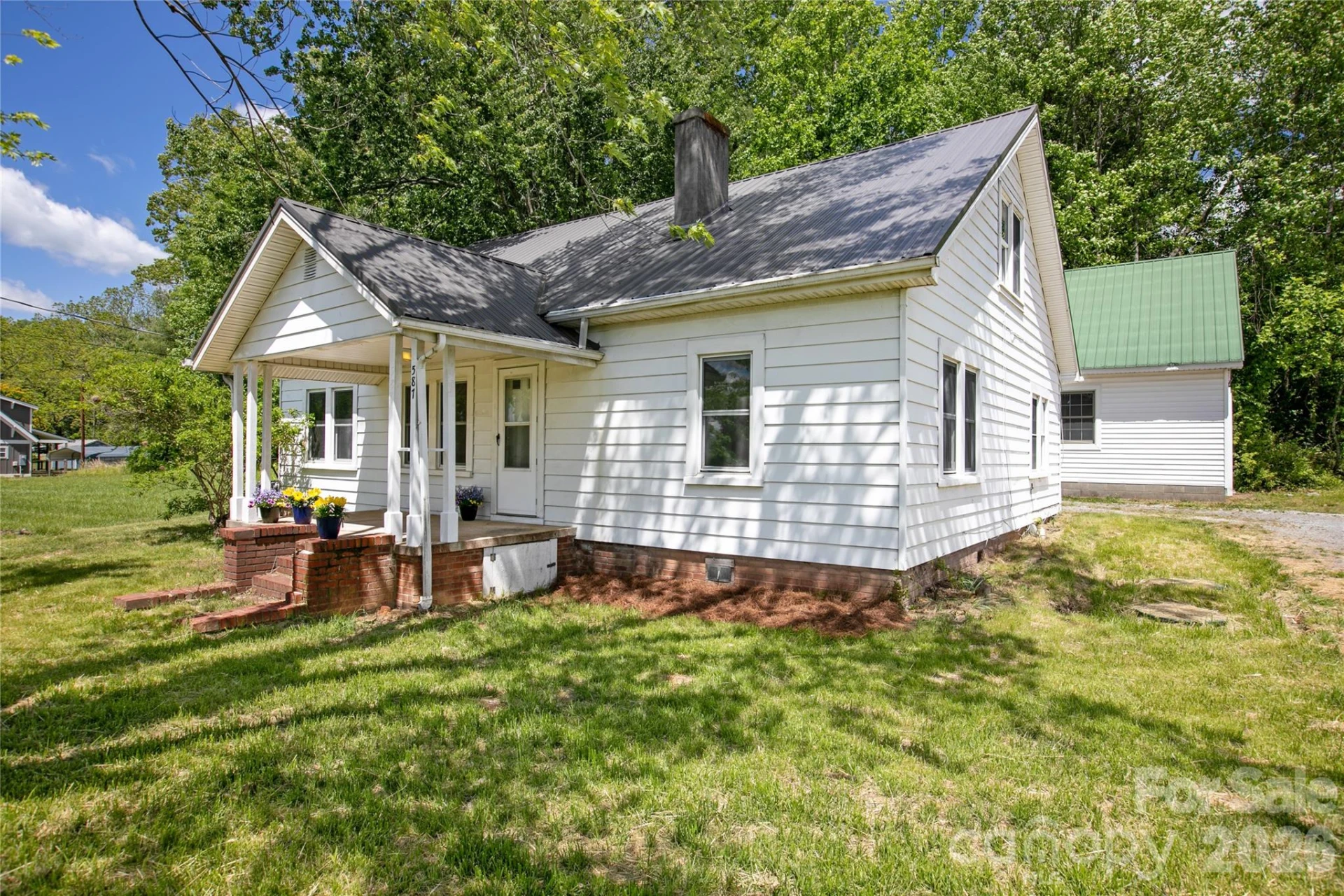 587 Old Hendersonville Highway - Photo 2