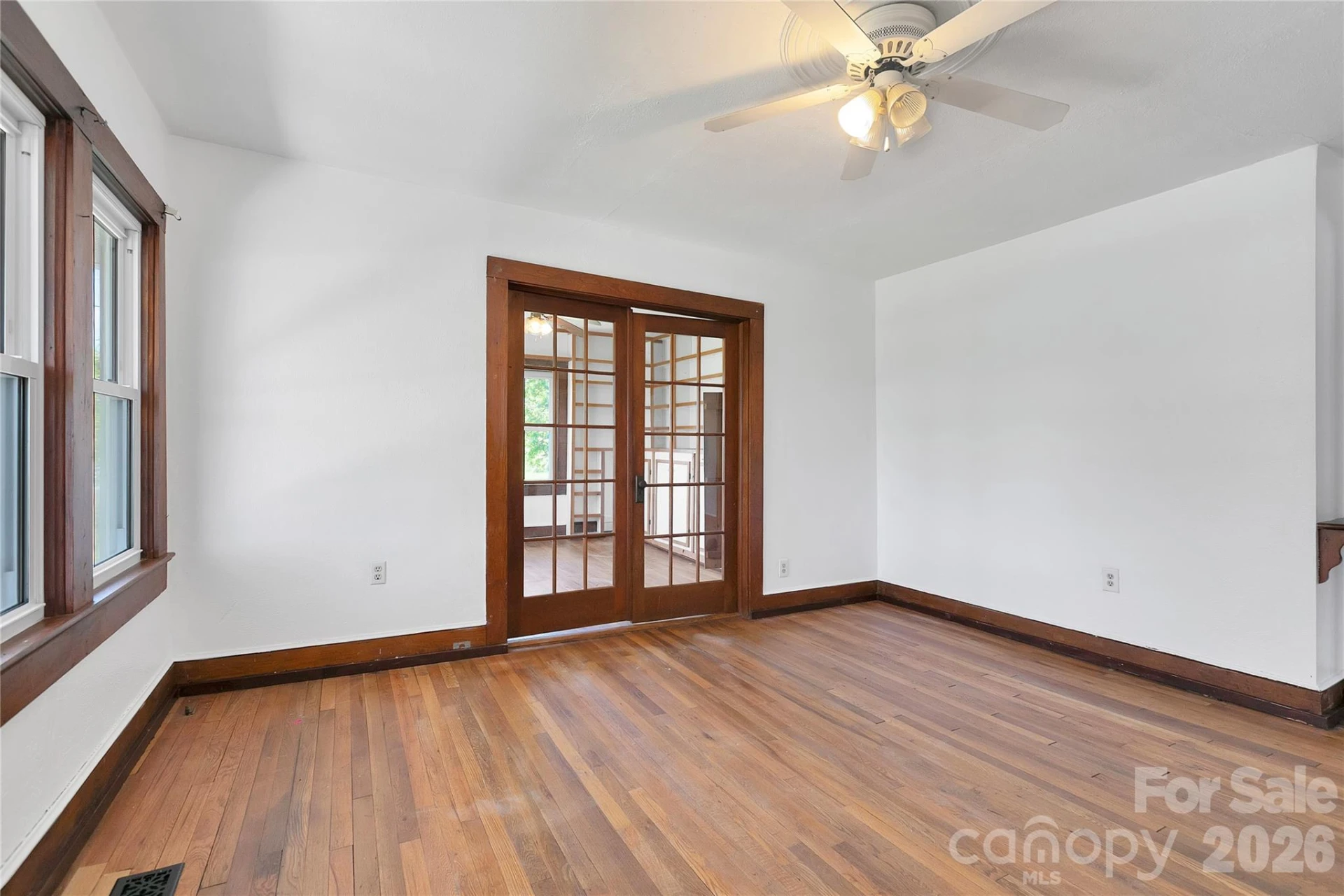 587 Old Hendersonville Highway - Photo 11
