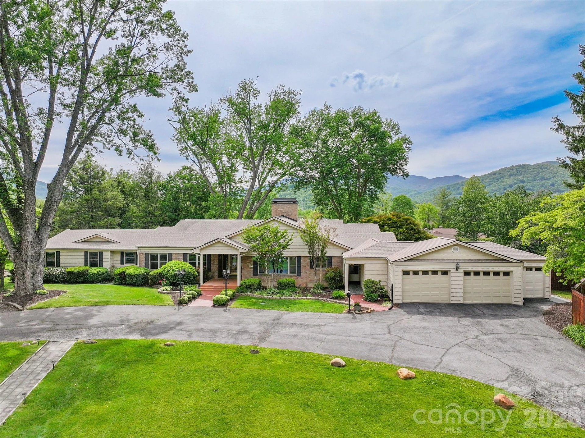 142 Country Club Drive