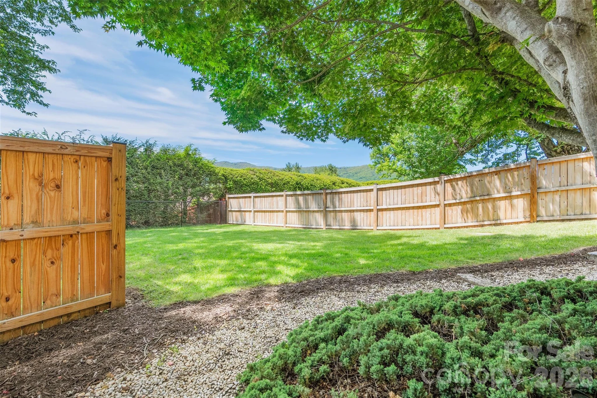 142 Country Club Drive - Photo 33