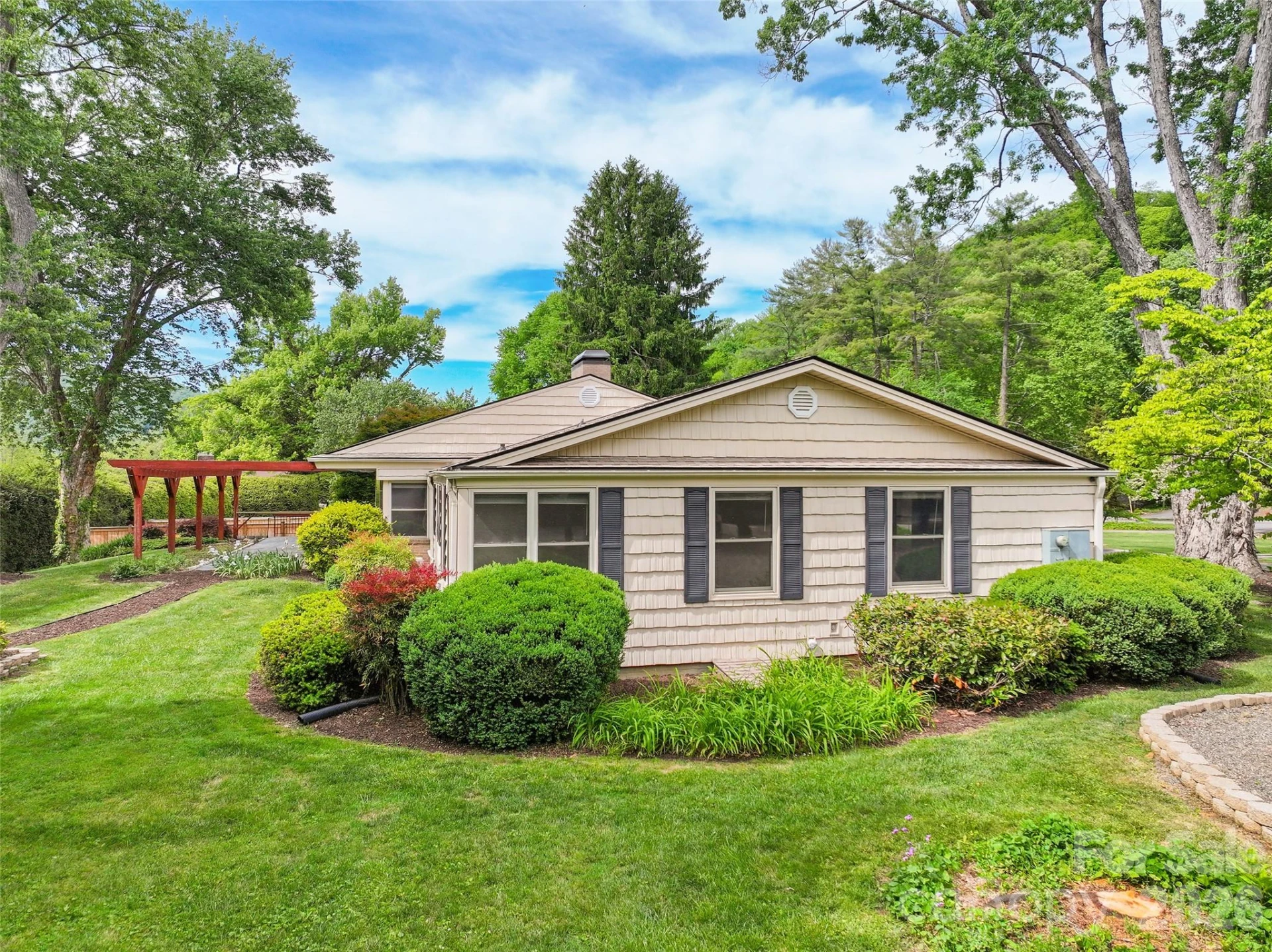 142 Country Club Drive - Photo 35