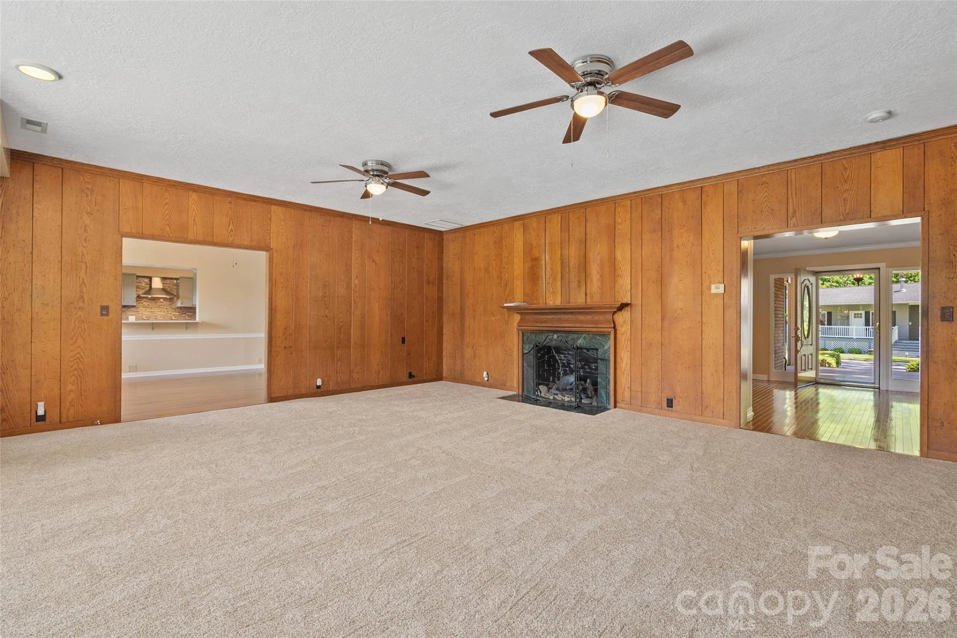 142 Country Club Drive - Photo 5
