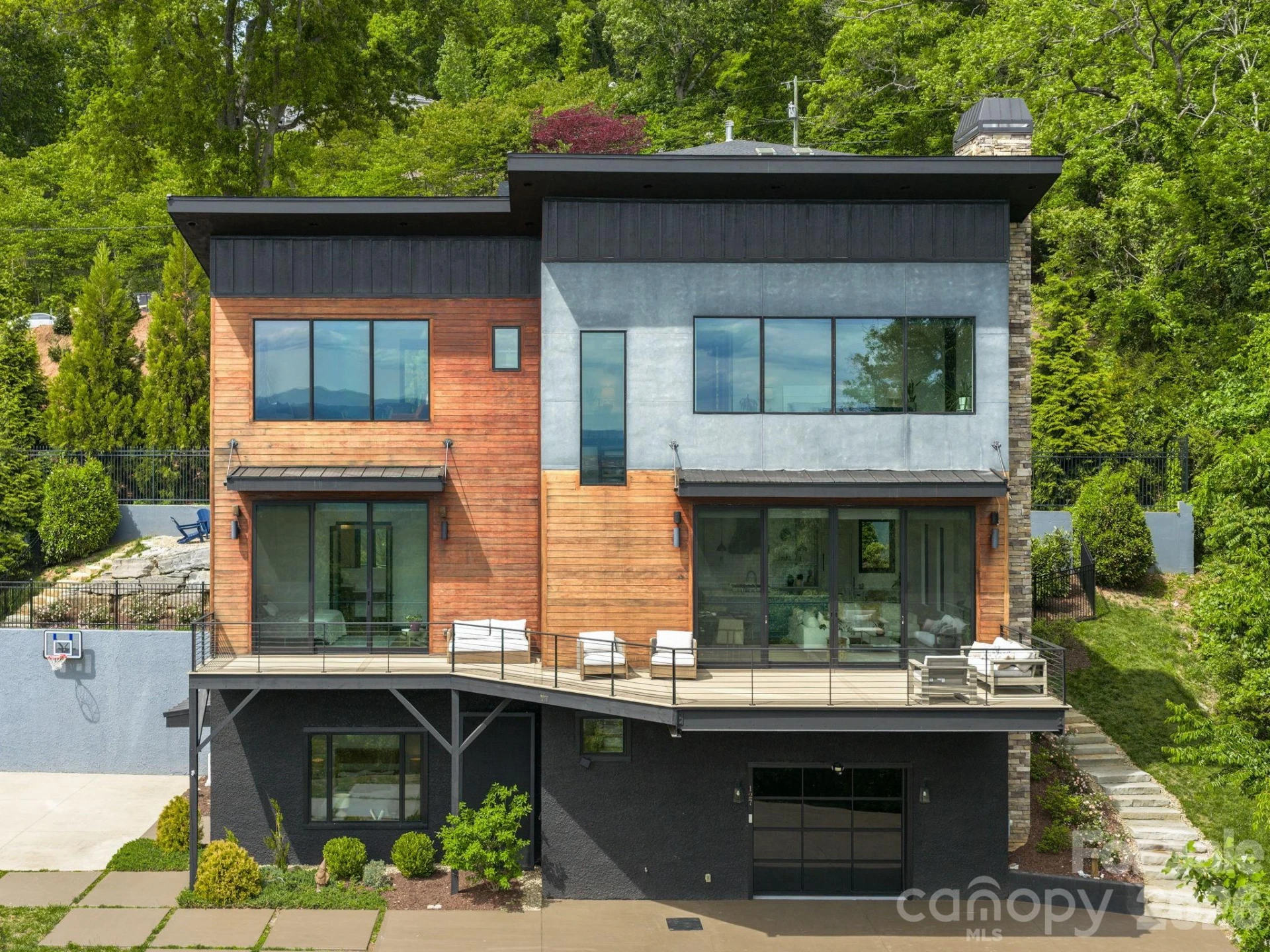 127 Griffing Boulevard