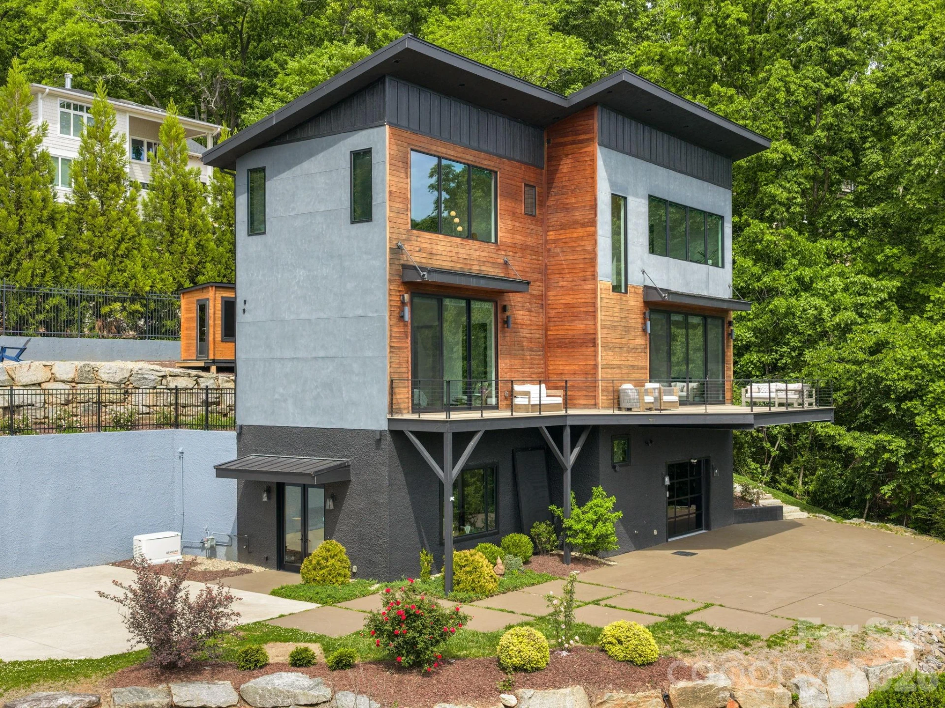 127 Griffing Boulevard - Photo 2