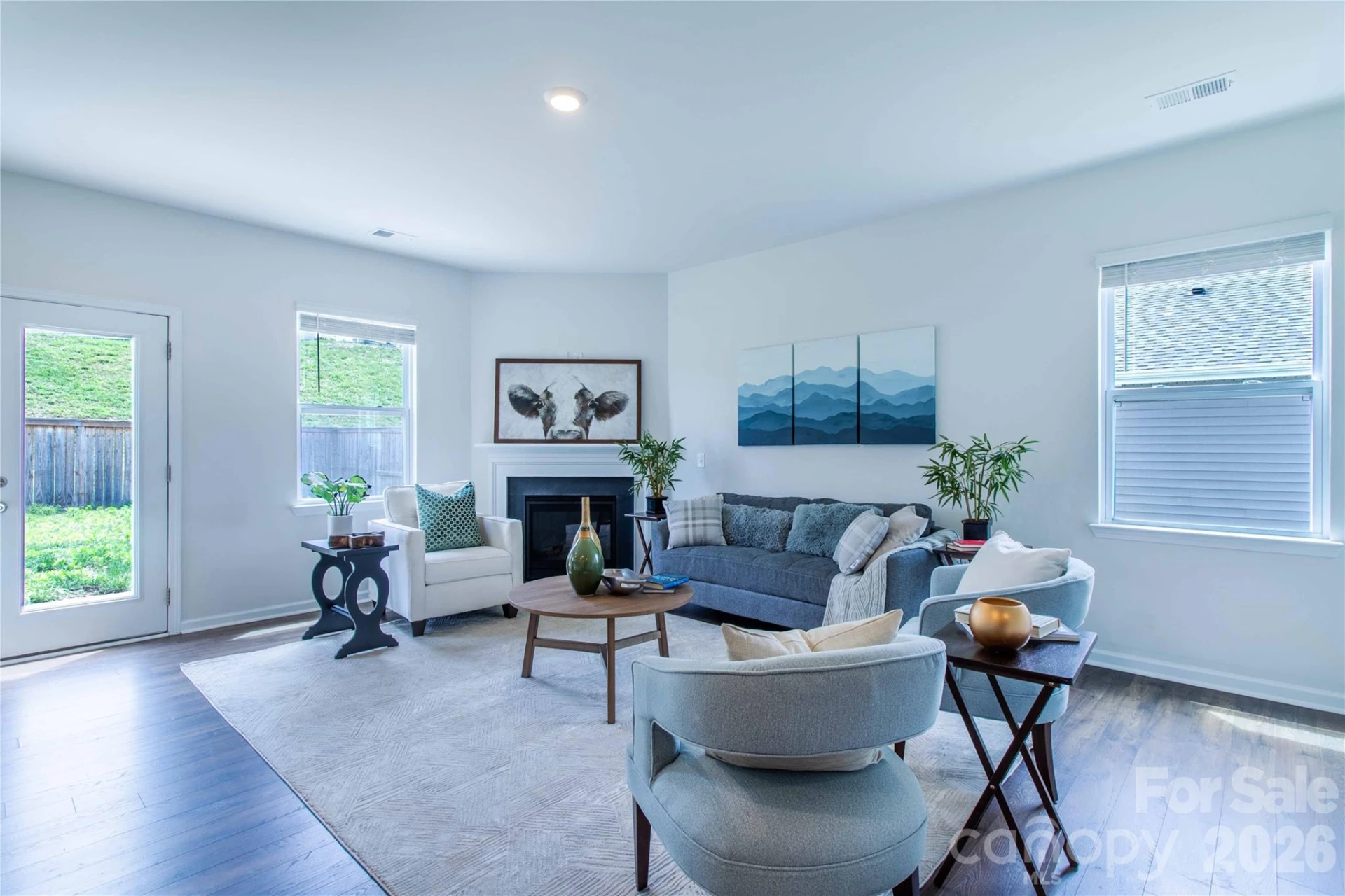 917 Newport Court - Photo 4