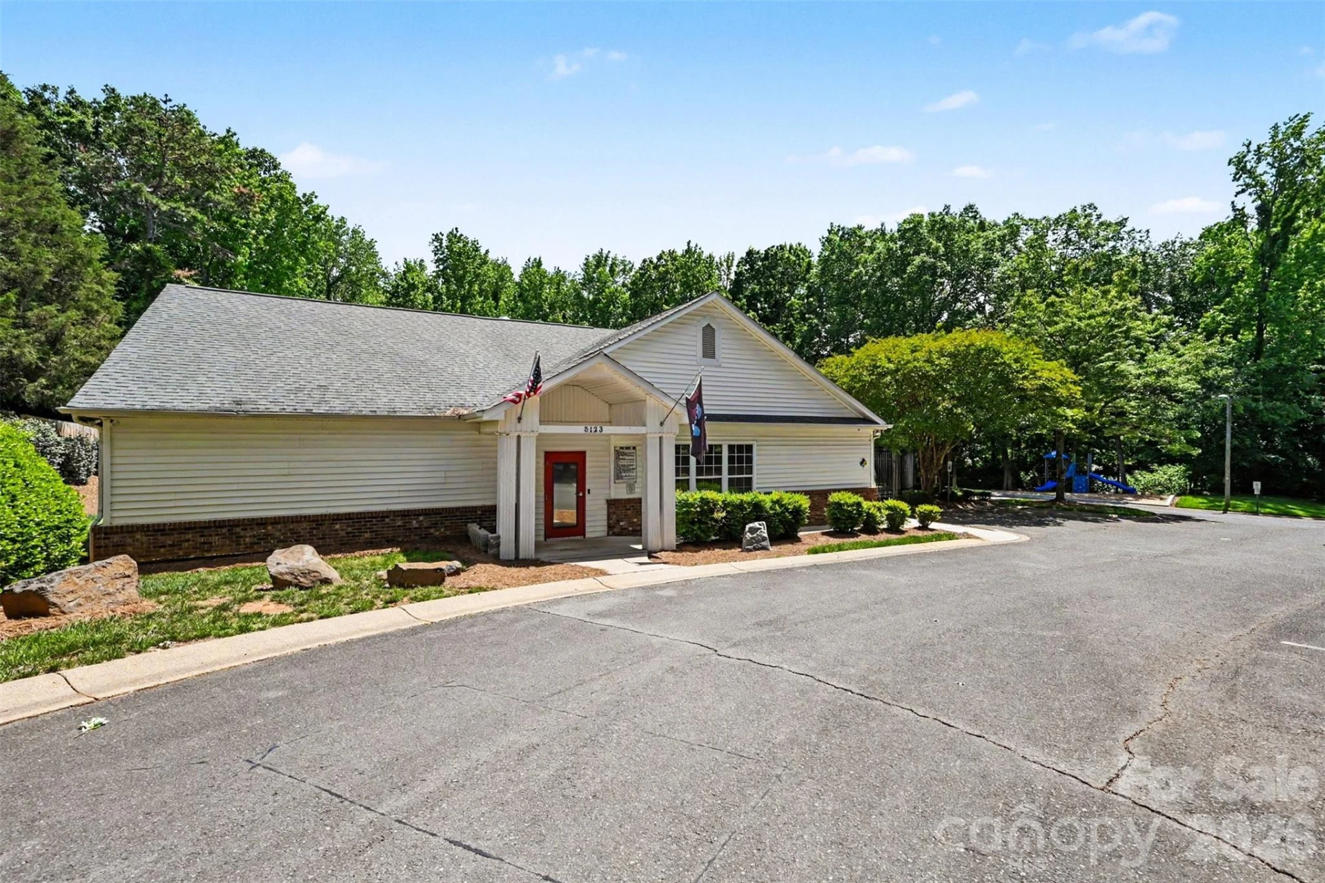 9306 Tiger Lily Lane - Photo 34
