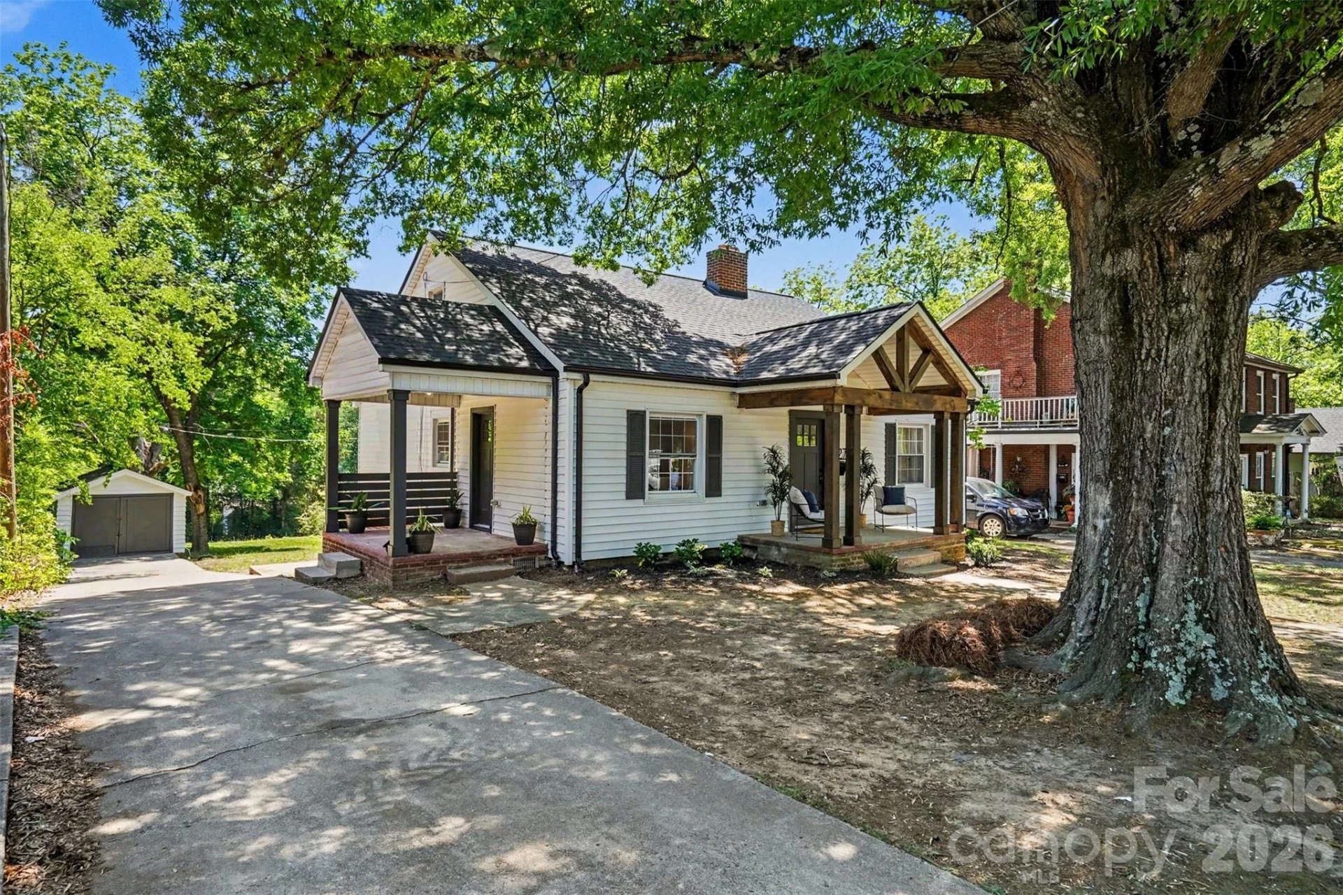 127 Cedar Drive - Photo 2