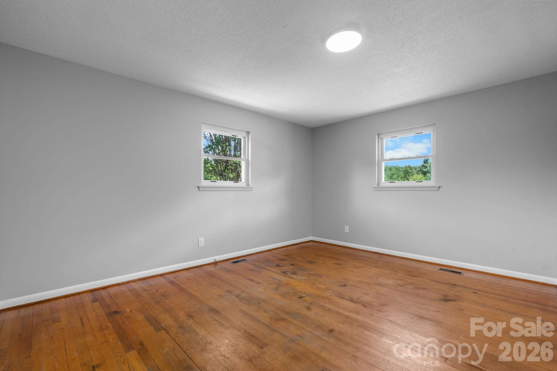 1852 Skyland Drive - Photo 11