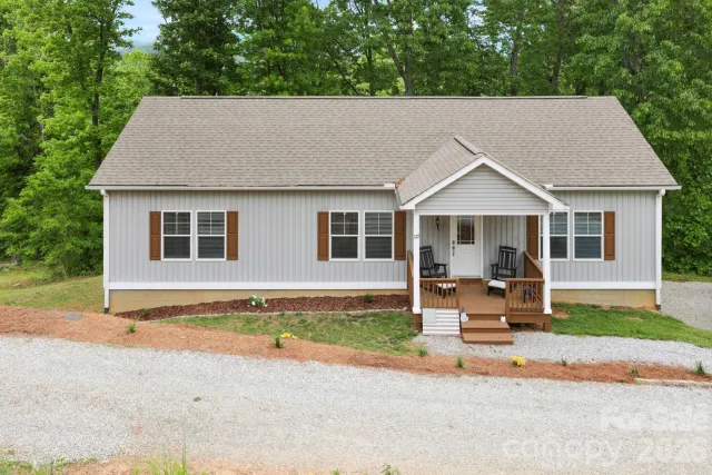 127 Cairens Ridge Drive, Mills River, NC, 28759