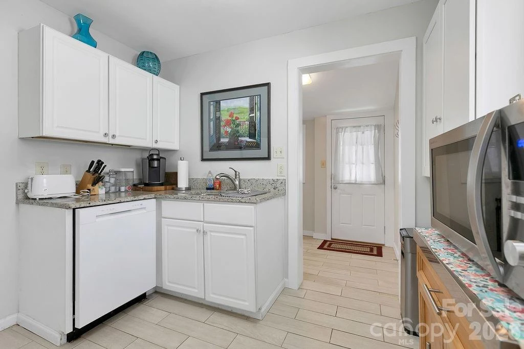 36 Oaklawn Avenue - Photo 22