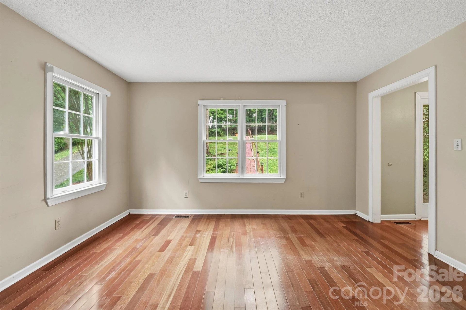 1227 Shirebourn None - Photo 11