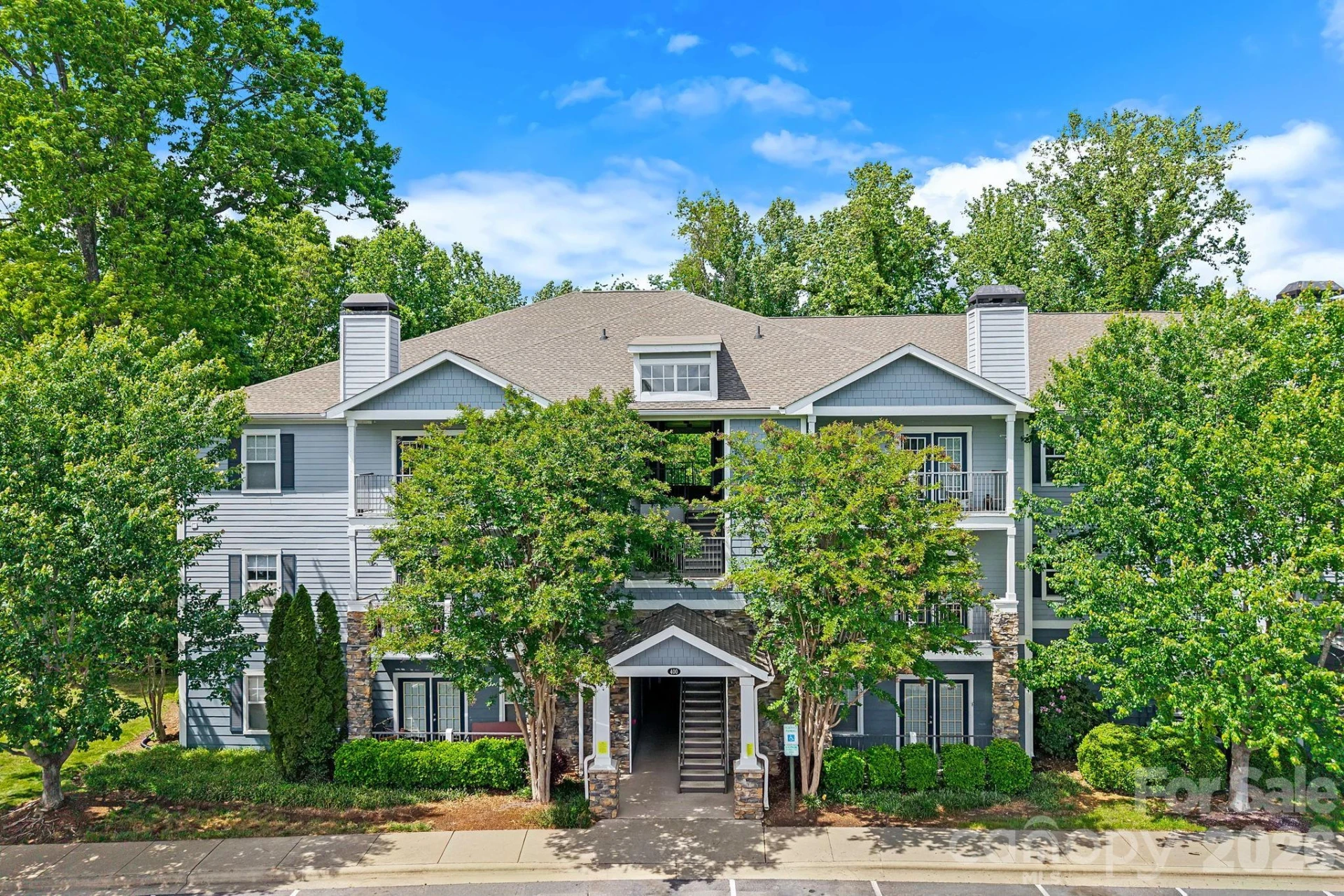 400 Vista Lake Drive #208