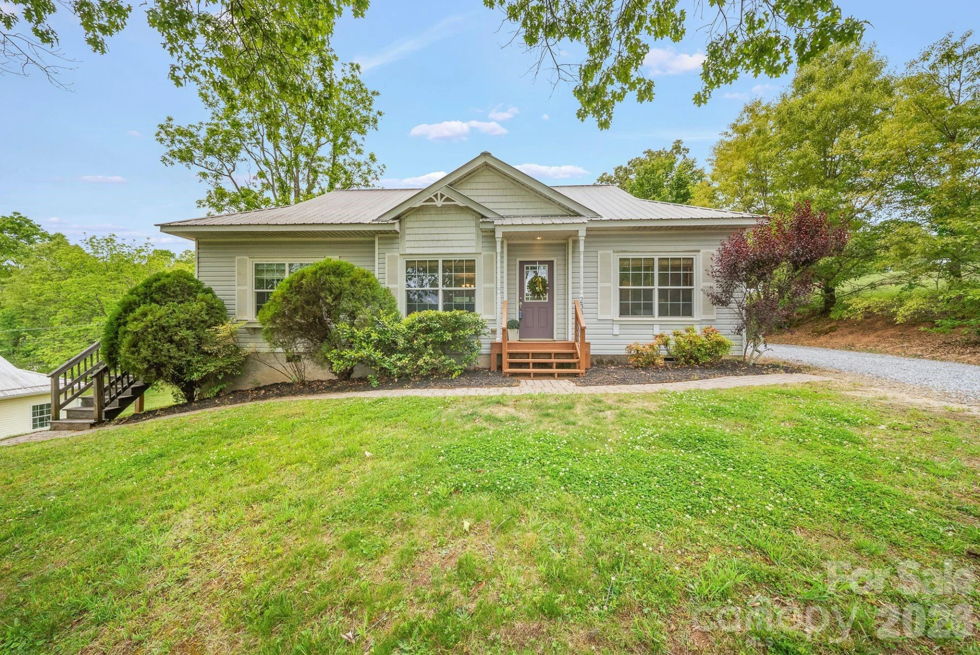 233 Thompson Cove Road - Photo 2