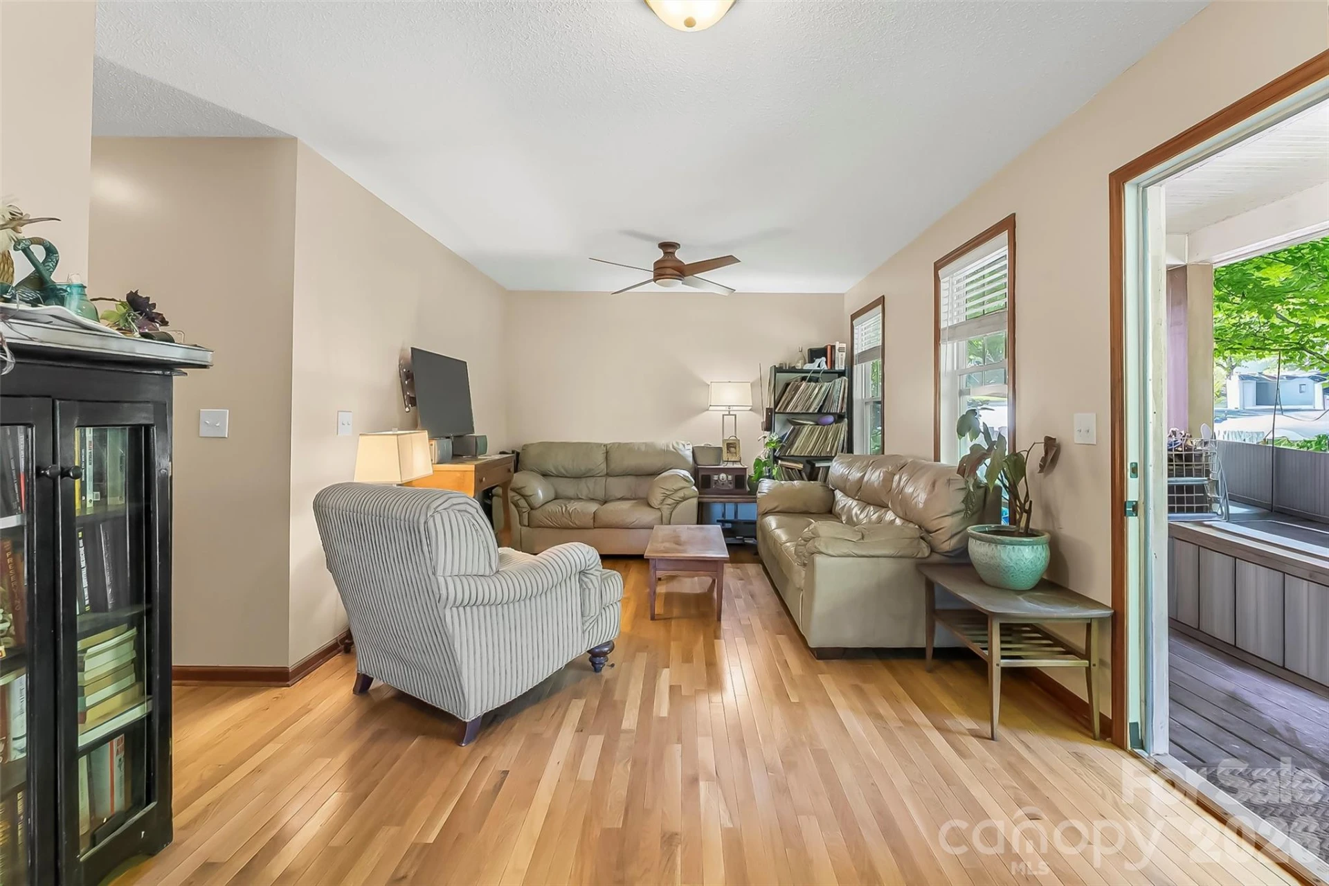 5 Springmill Drive - Photo 2