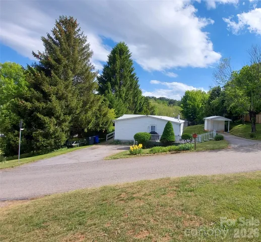 46 Larkspur Lane, Canton, NC, 28716