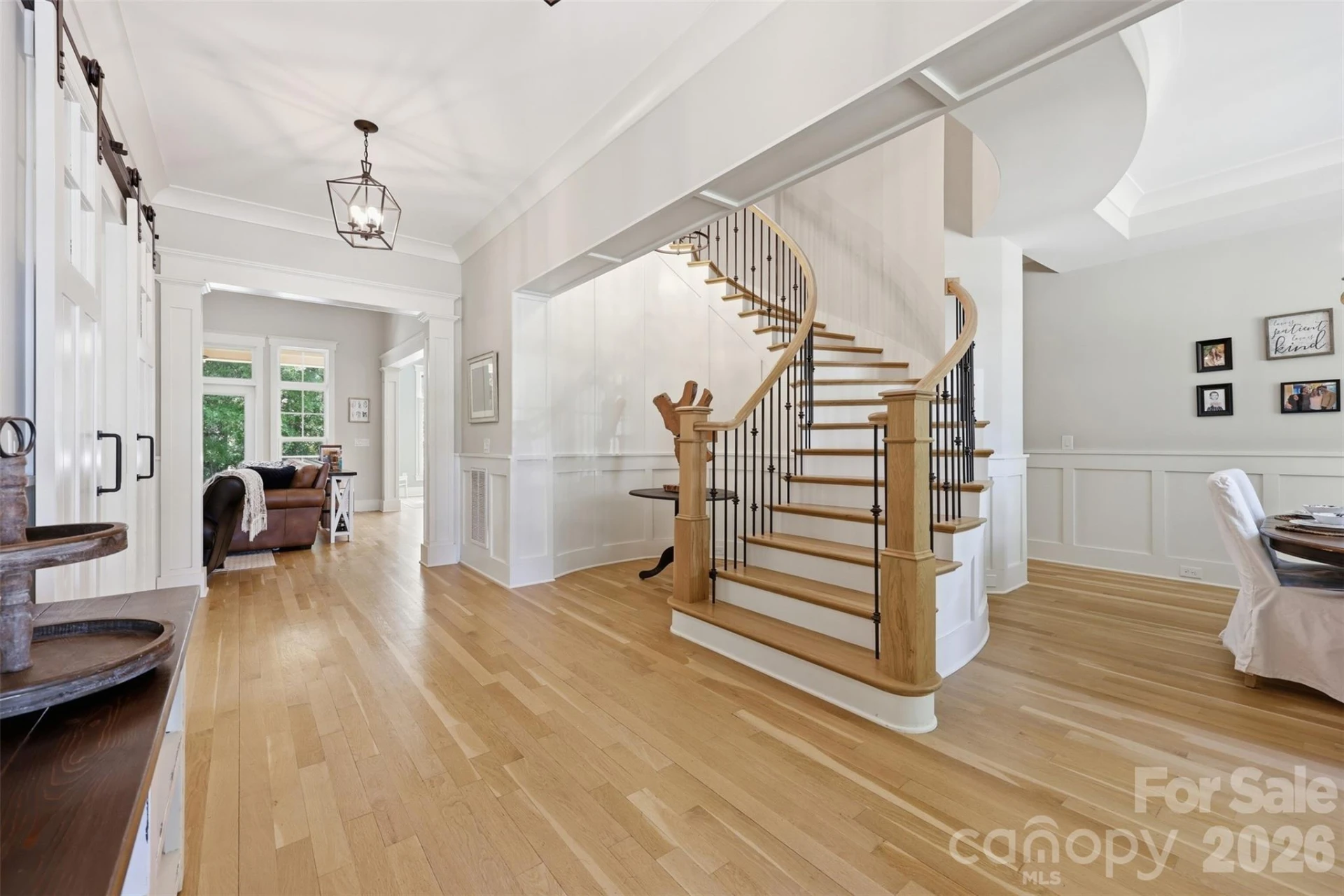 1595 Mary Ellen Drive - Photo 4
