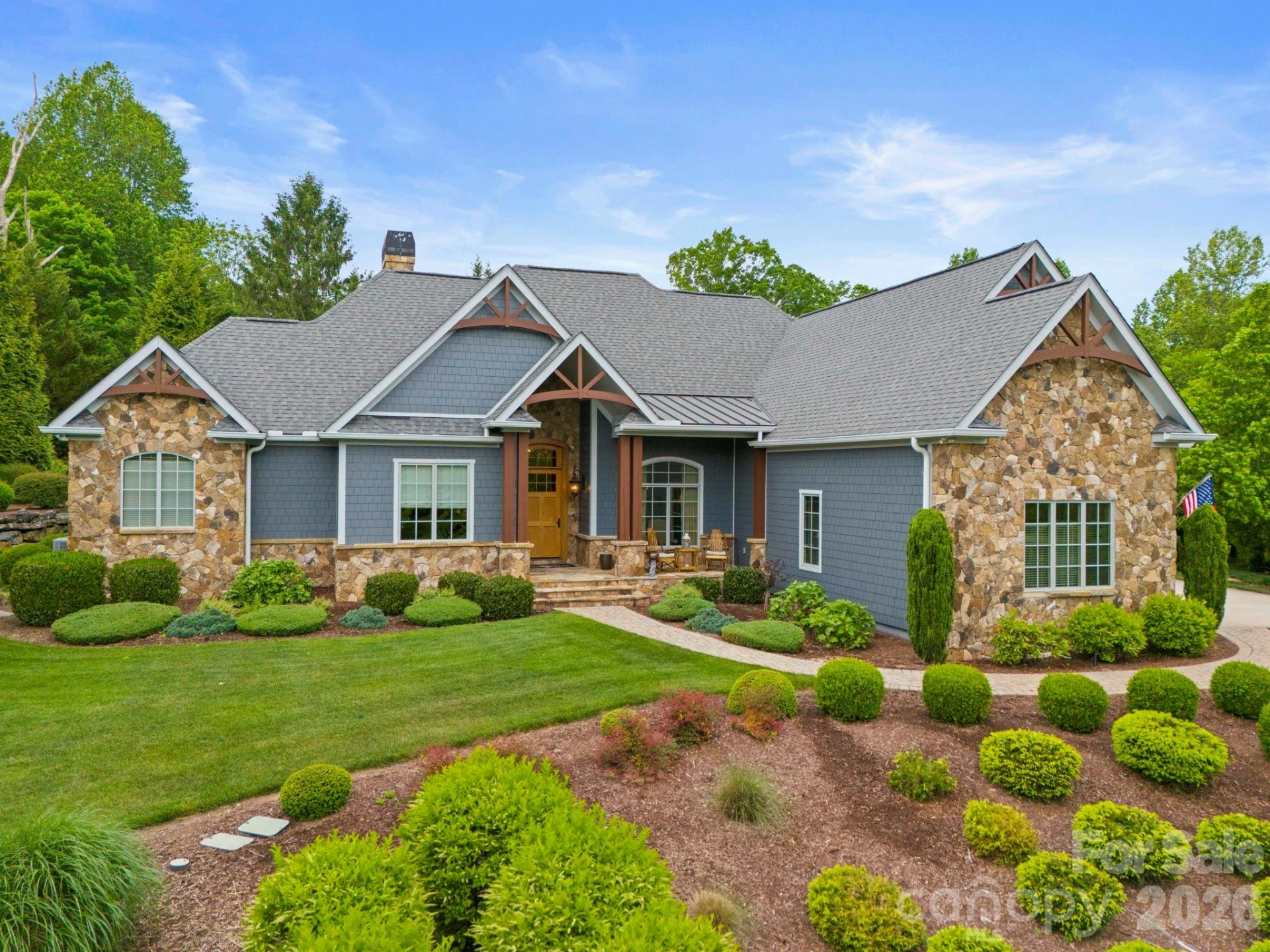 390 Shipman Parkway - Photo 2