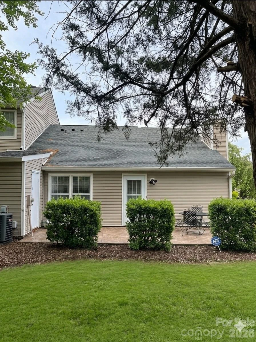 10910 Winterbourne Court - Photo 16