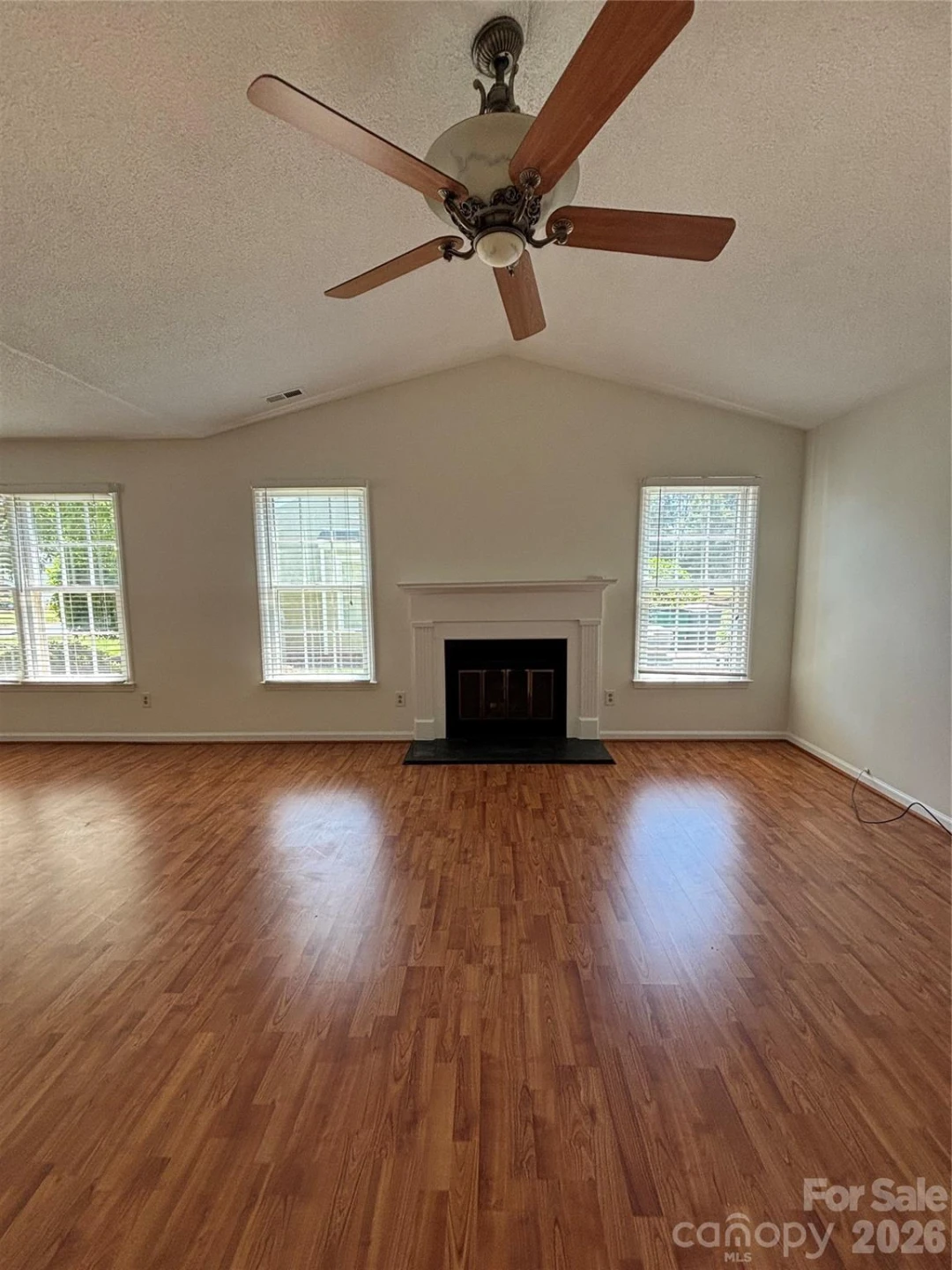 10910 Winterbourne Court - Photo 4