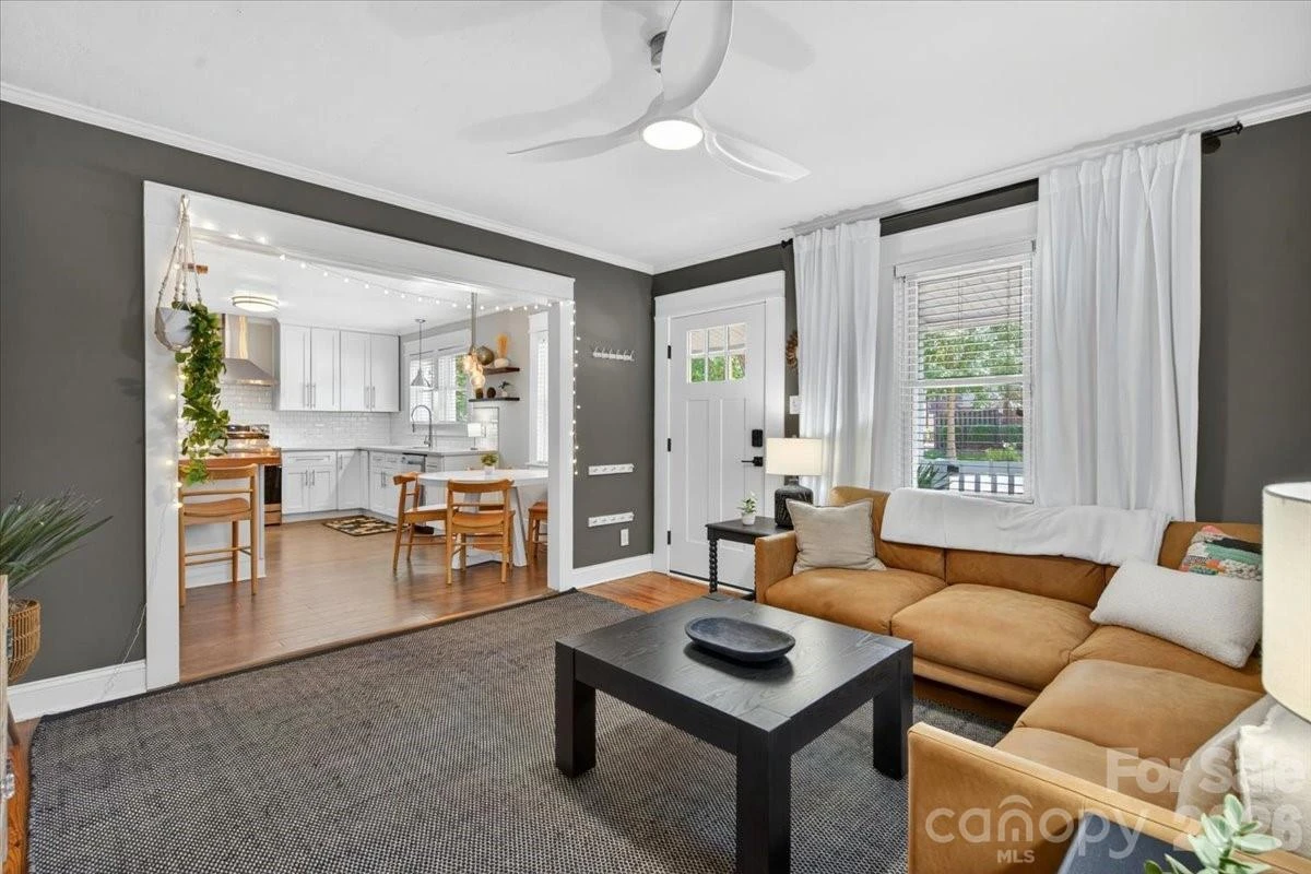 904 Academy Street - Photo 3