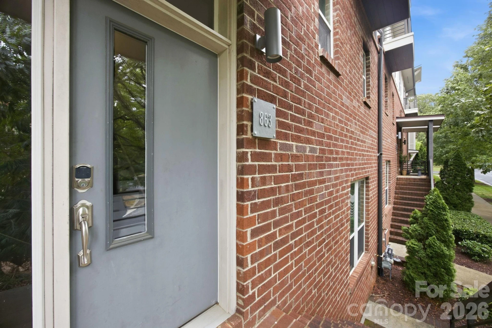 863 Academy Street - Photo 2