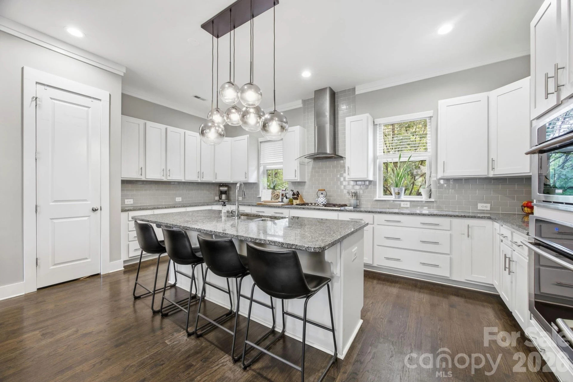 863 Academy Street - Photo 4