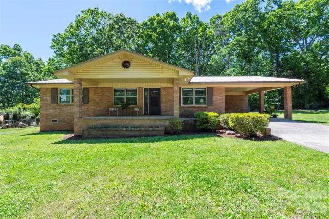 34 Goldmont Street, Black Mountain, NC, 28711