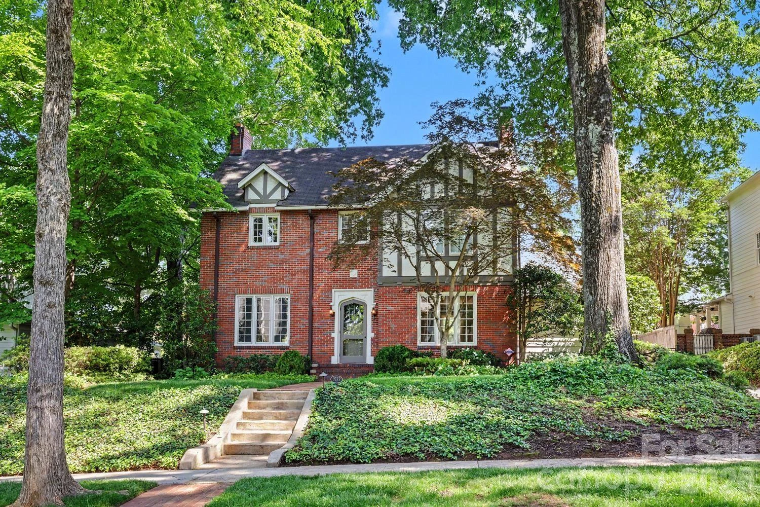1527 Stanford Place - Photo 2