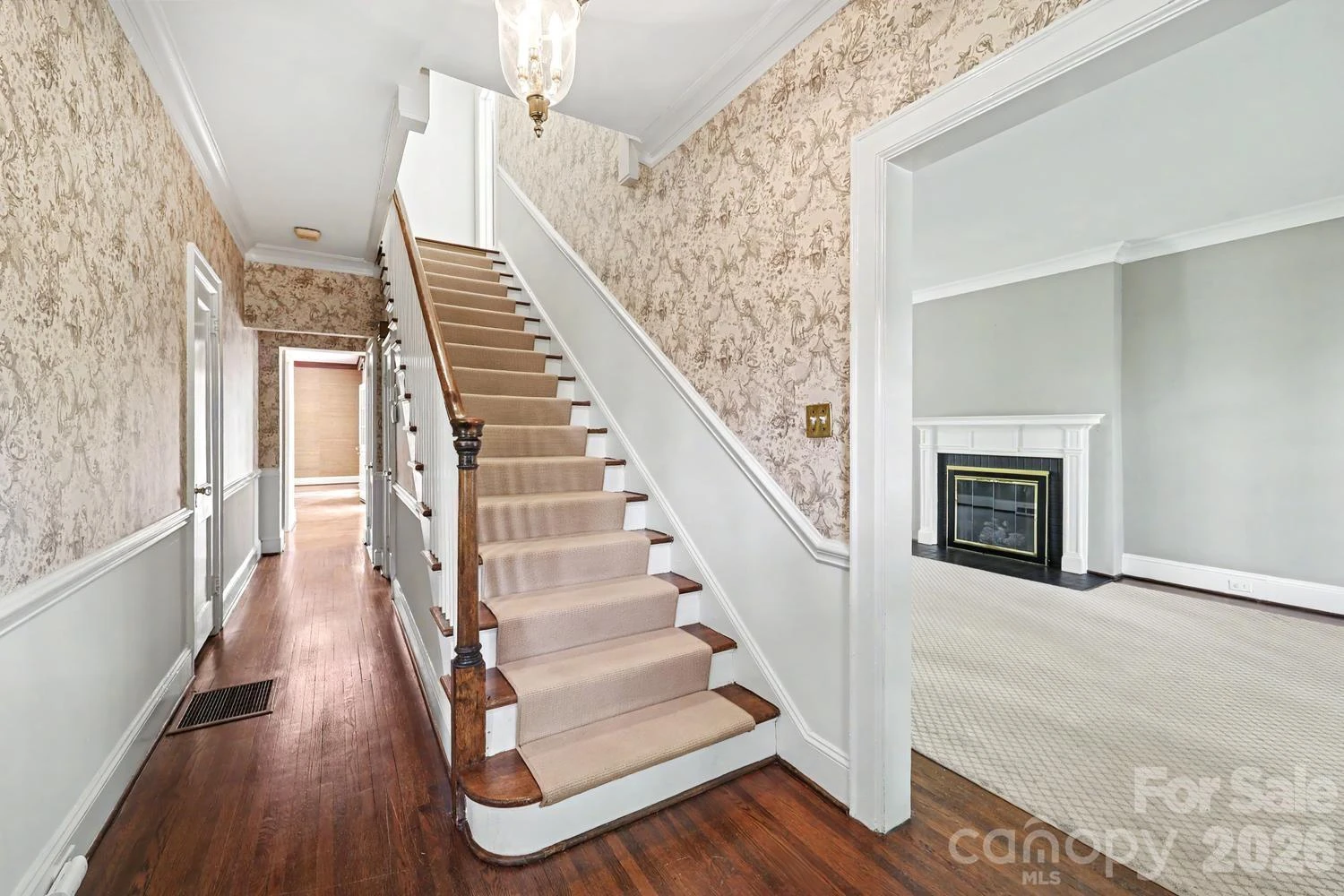 1527 Stanford Place - Photo 5