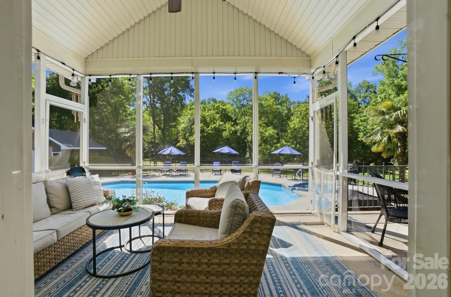 2066 Applebrook Drive - Photo 32