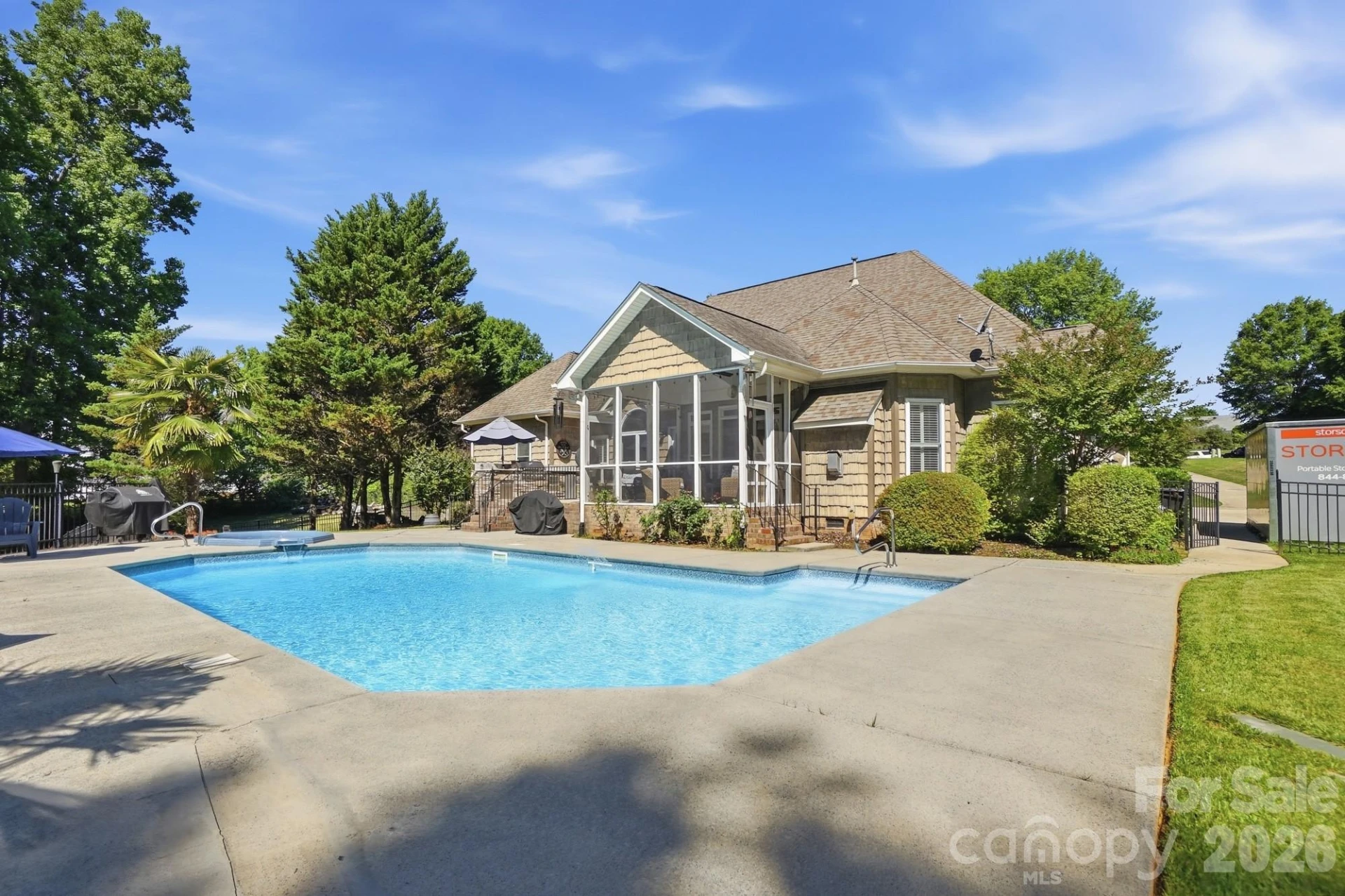 2066 Applebrook Drive - Photo 36