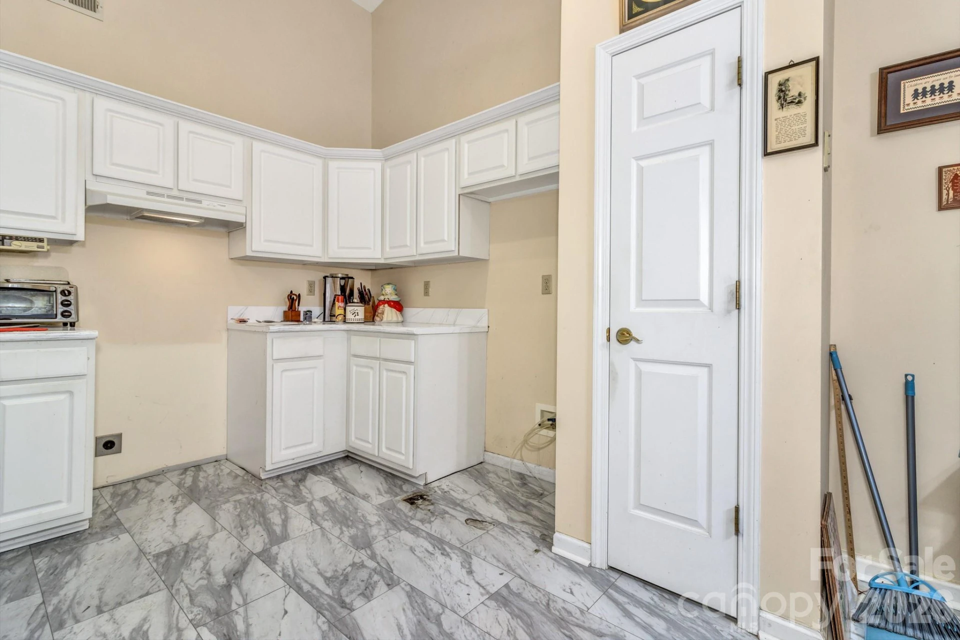 105 Amelia Drive - Photo 10