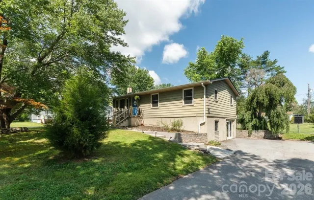 1177 Runway Drive, Hendersonville, NC, 28792