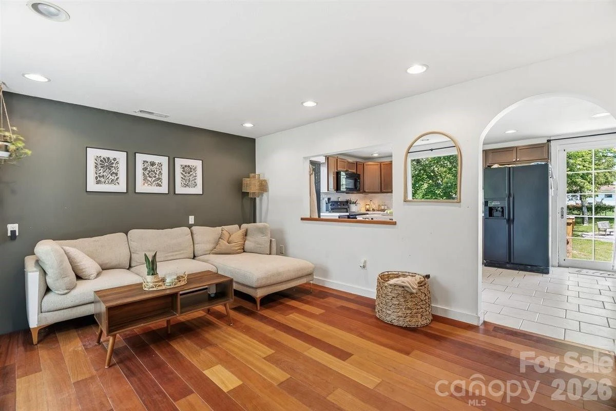 1177 Runway Drive - Photo 2