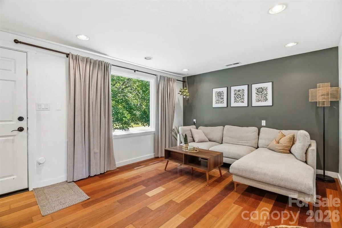 1177 Runway Drive - Photo 3