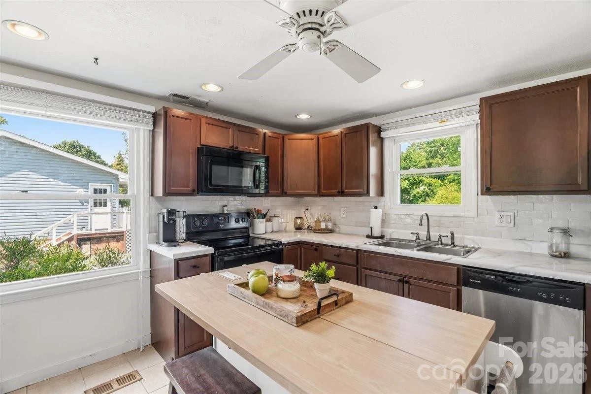 1177 Runway Drive - Photo 4