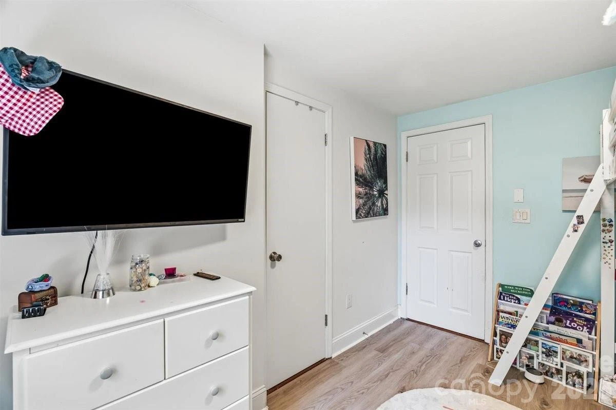 1177 Runway Drive - Photo 8