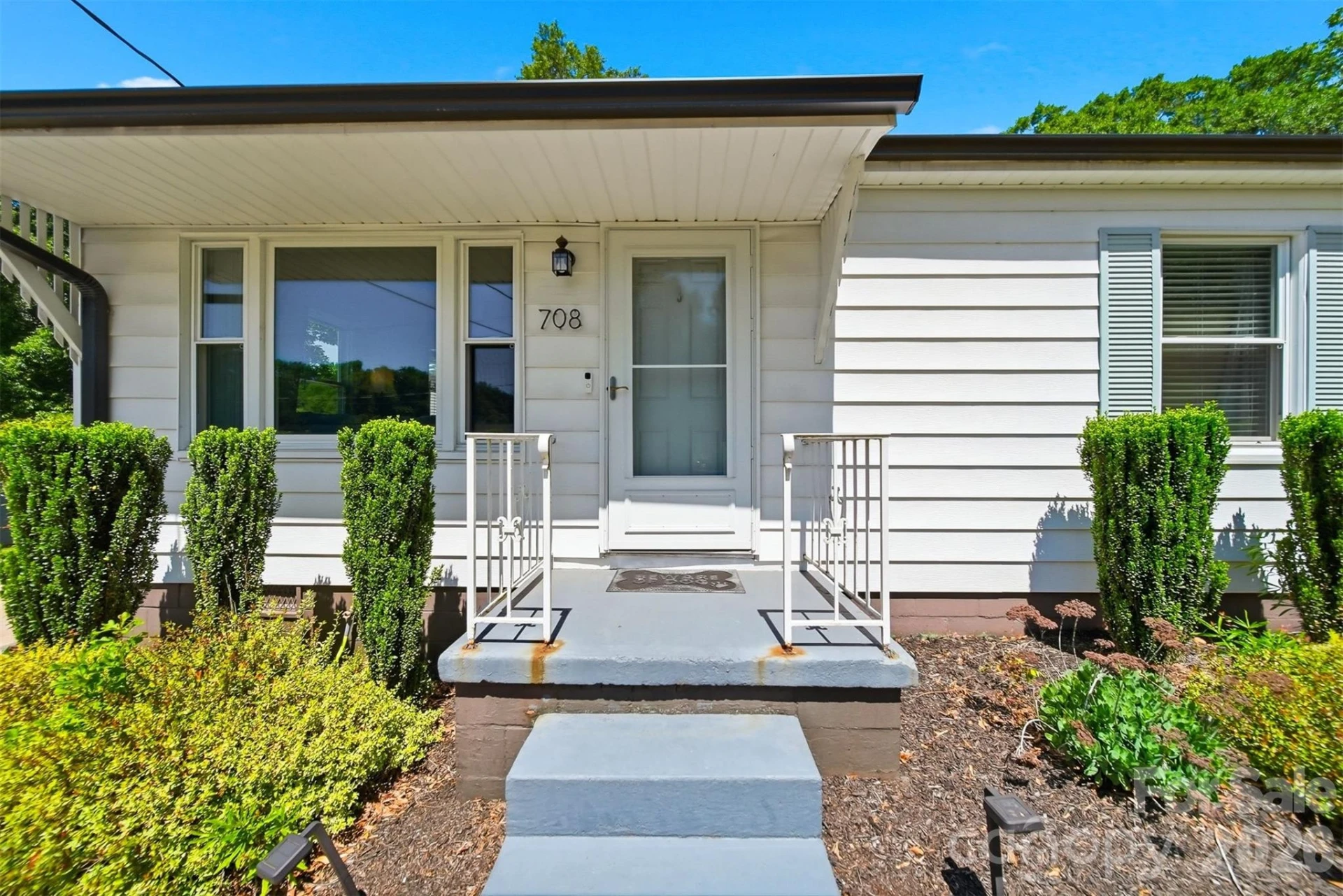 708 2nd Street - Photo 2