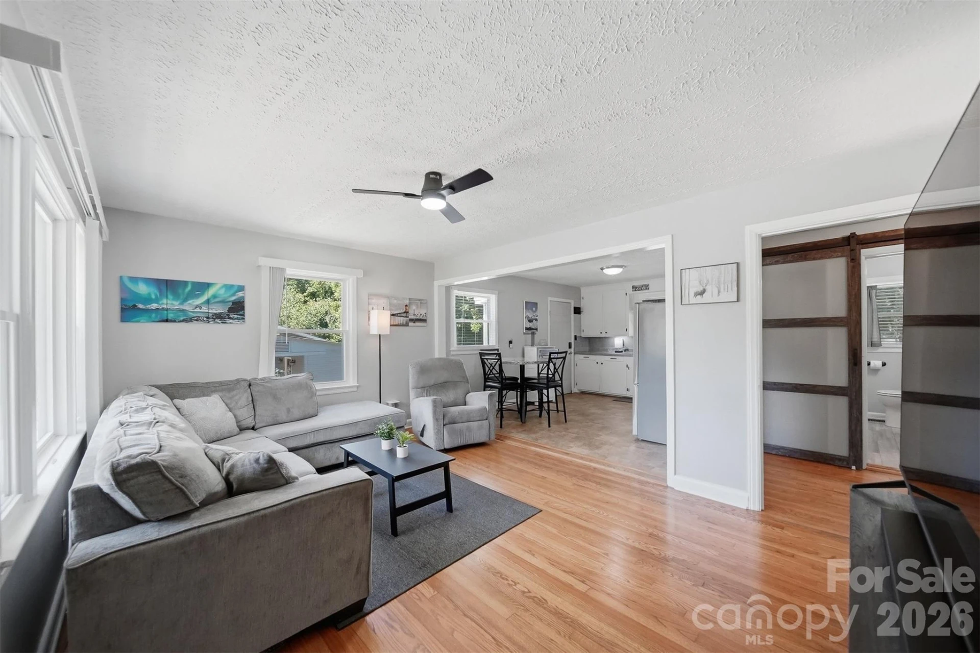 708 2nd Street - Photo 3