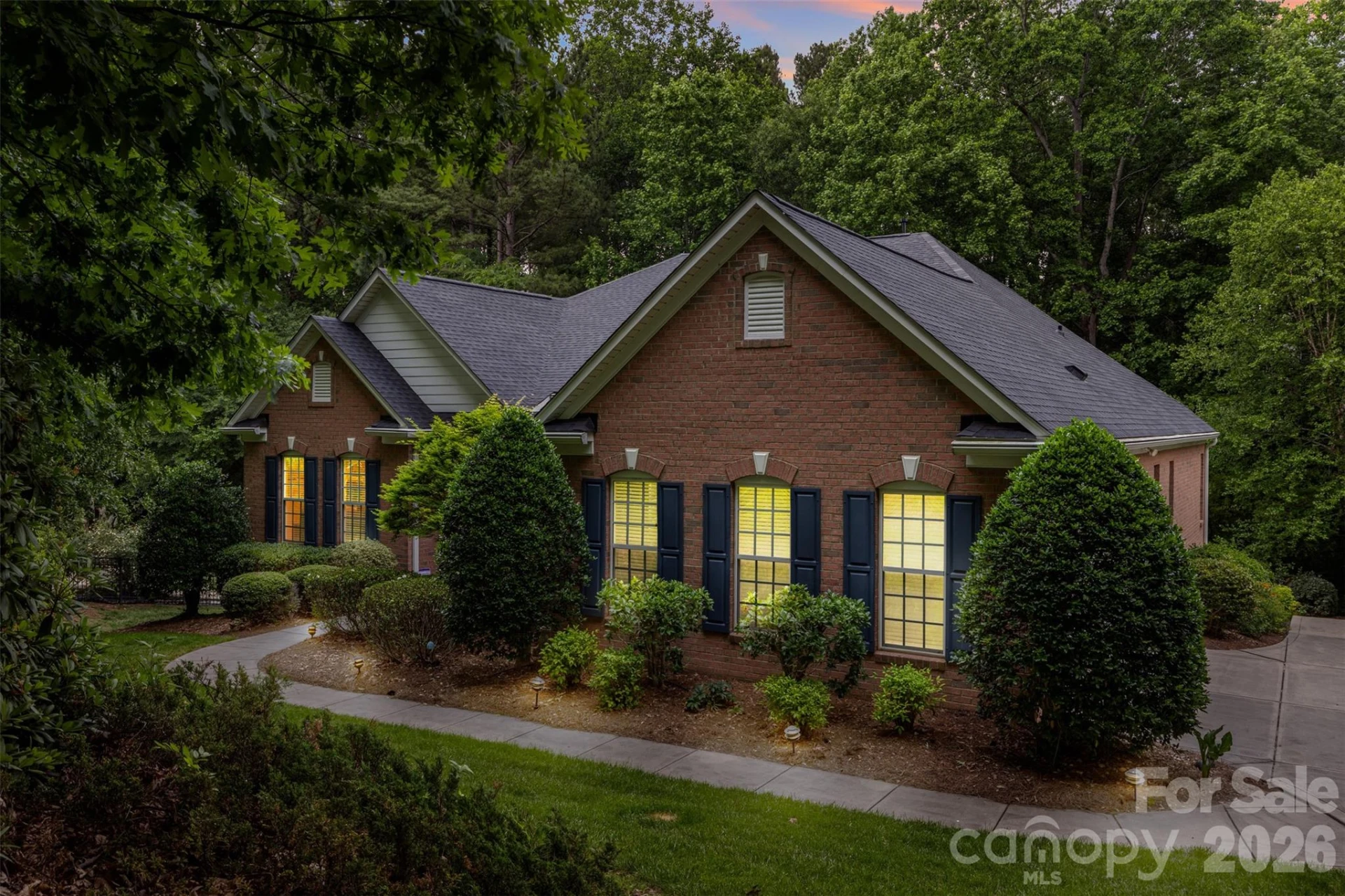 101 Woodwinds Drive - Photo 2