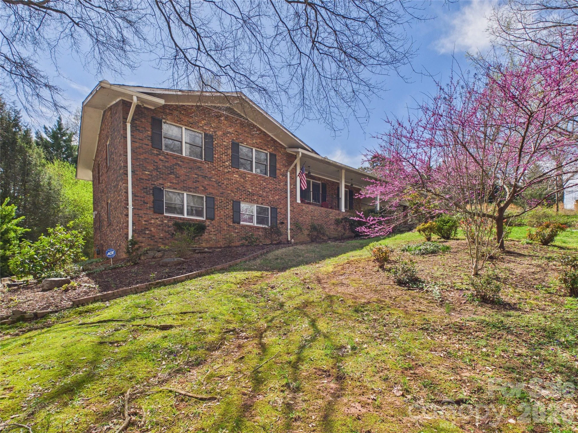 119 Creekside Drive