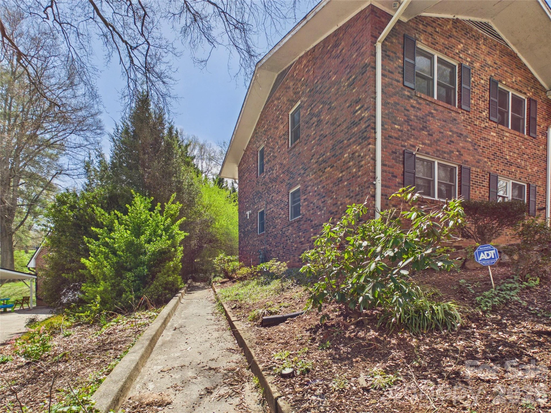 119 Creekside Drive - Photo 2